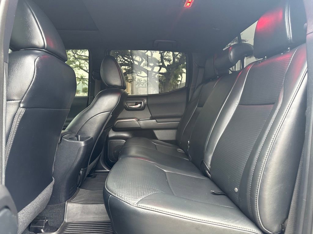Used 2018 Toyota Tacoma TRD Sport AWD/4WD image 11