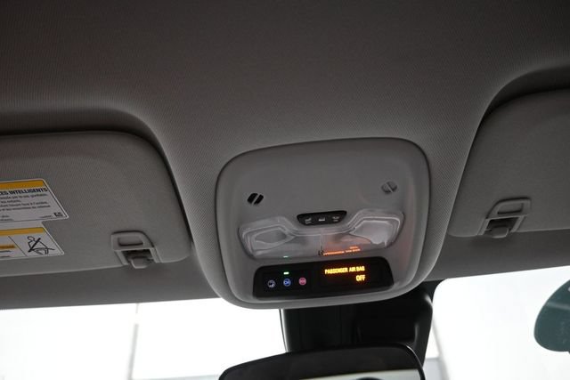Used 2025 Chevrolet TrailBlazer LT w/ LT Cold Weather Package FWD image 12