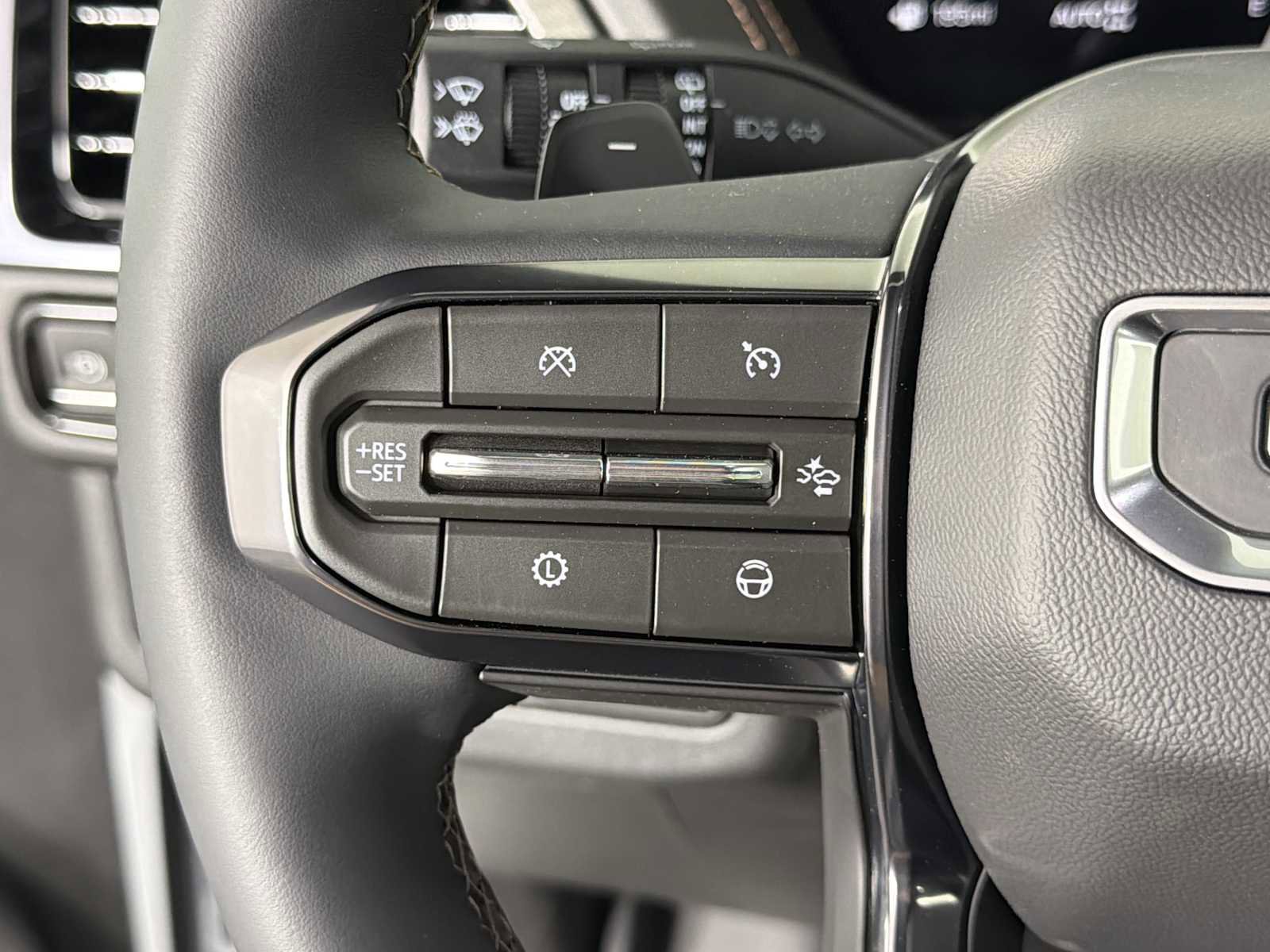 New 2026 GMC Yukon XL AT4 image 29