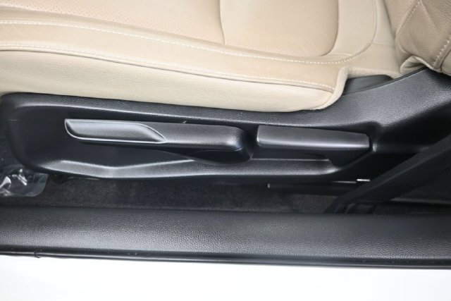 Used 2019 Honda Civic Touring image 22