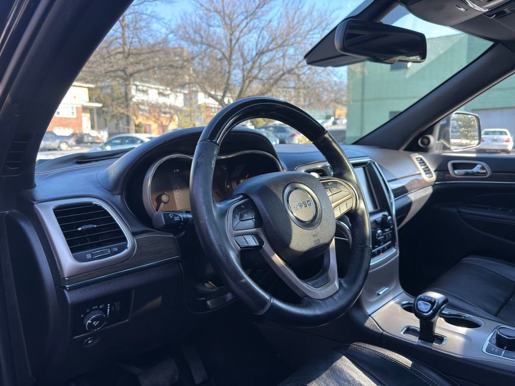 Used 2014 Jeep Grand Cherokee Overland w/ Advanced Technology Group AWD/4WD image 11