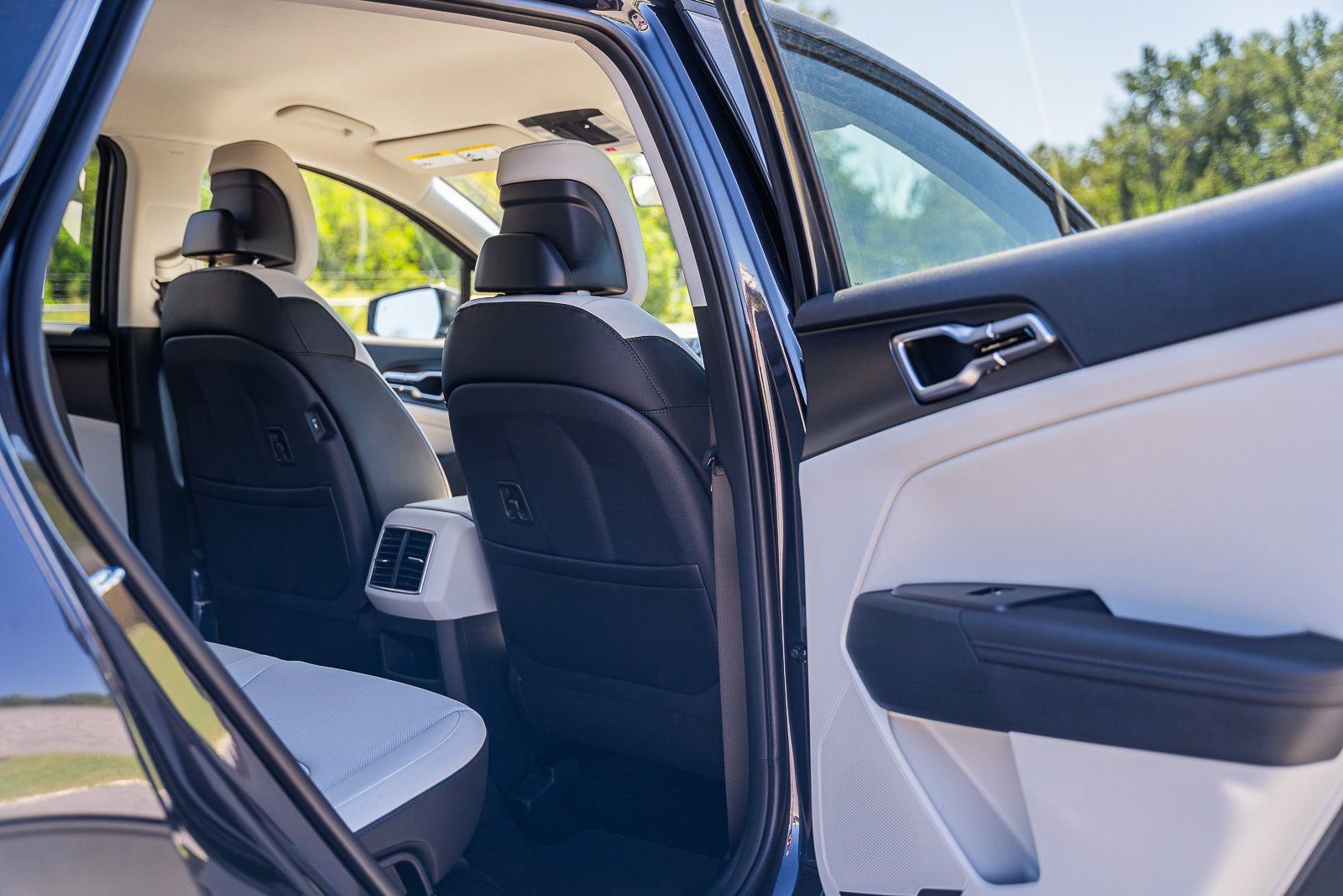 New 2026 Kia Sportage EX w/ EX Panorama Roof Package image 10