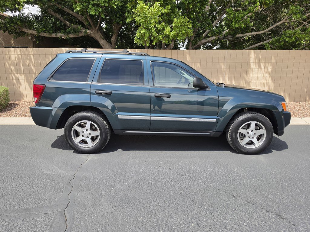 Used 2005 Jeep Grand Cherokee Laredo RWD image 2