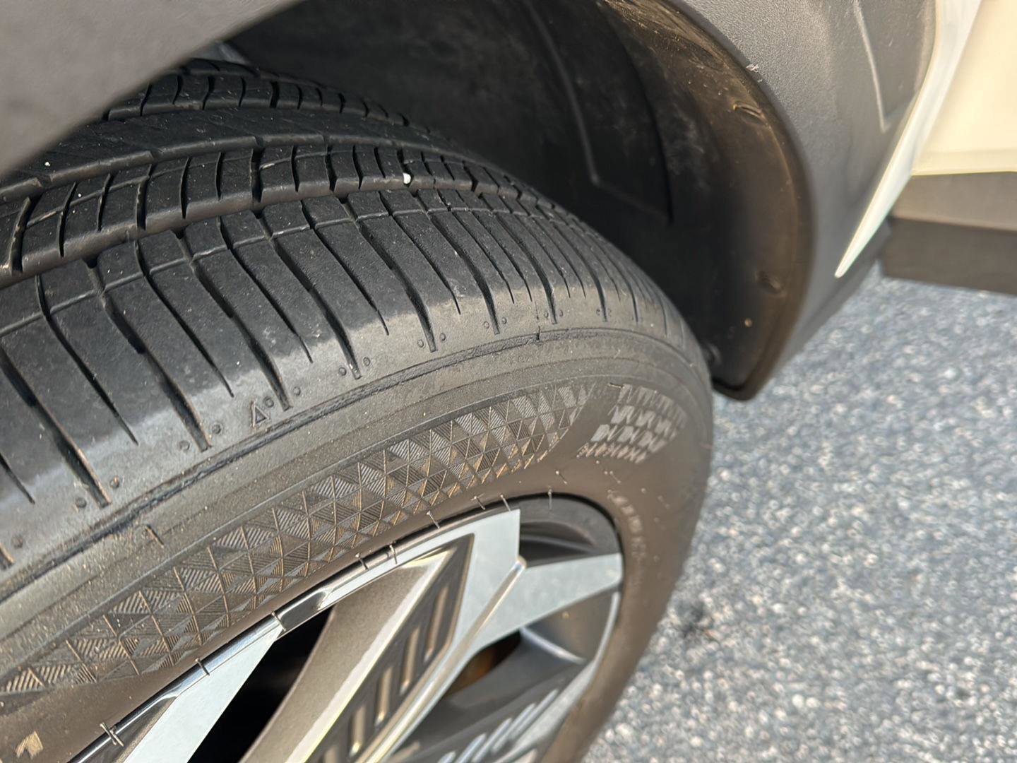 Used 2023 Hyundai Tucson Limited image 35