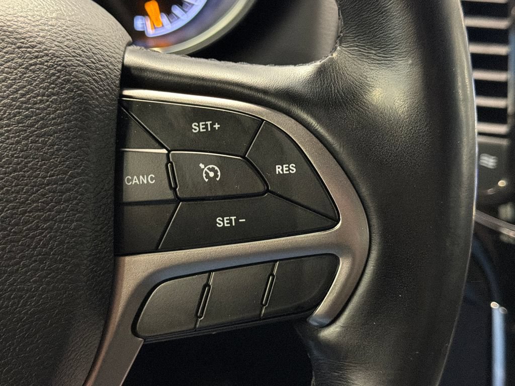 Used 2021 Jeep Grand Cherokee Laredo X AWD/4WD image 14