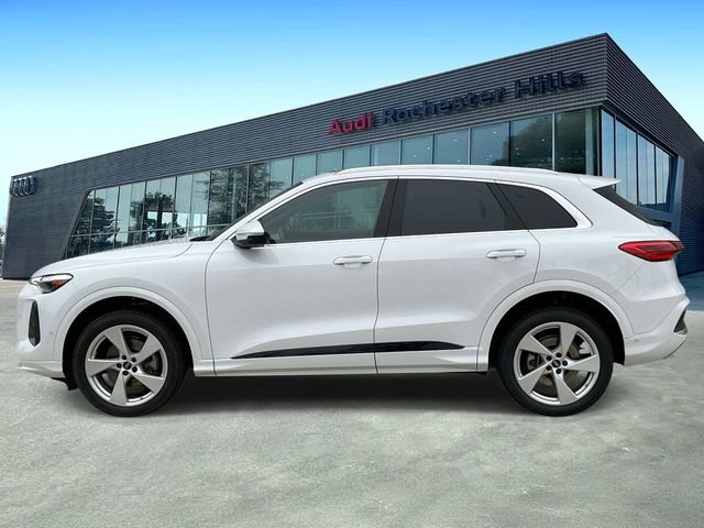 Certified 2025 Audi Q5 Premium Plus w/ Premium Plus image 2