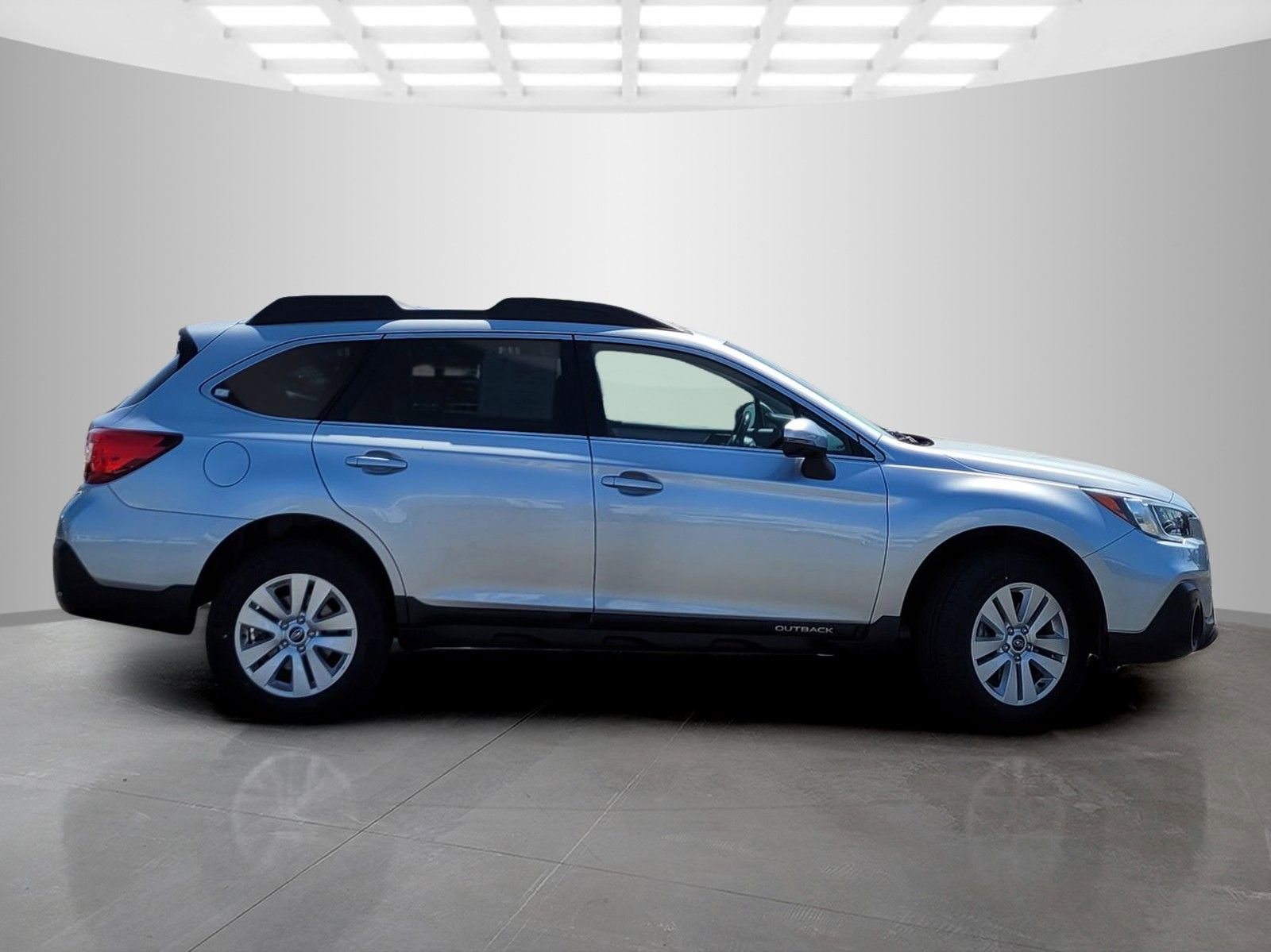 Used 2018 Subaru Outback 2.5i Premium AWD/4WD image 3