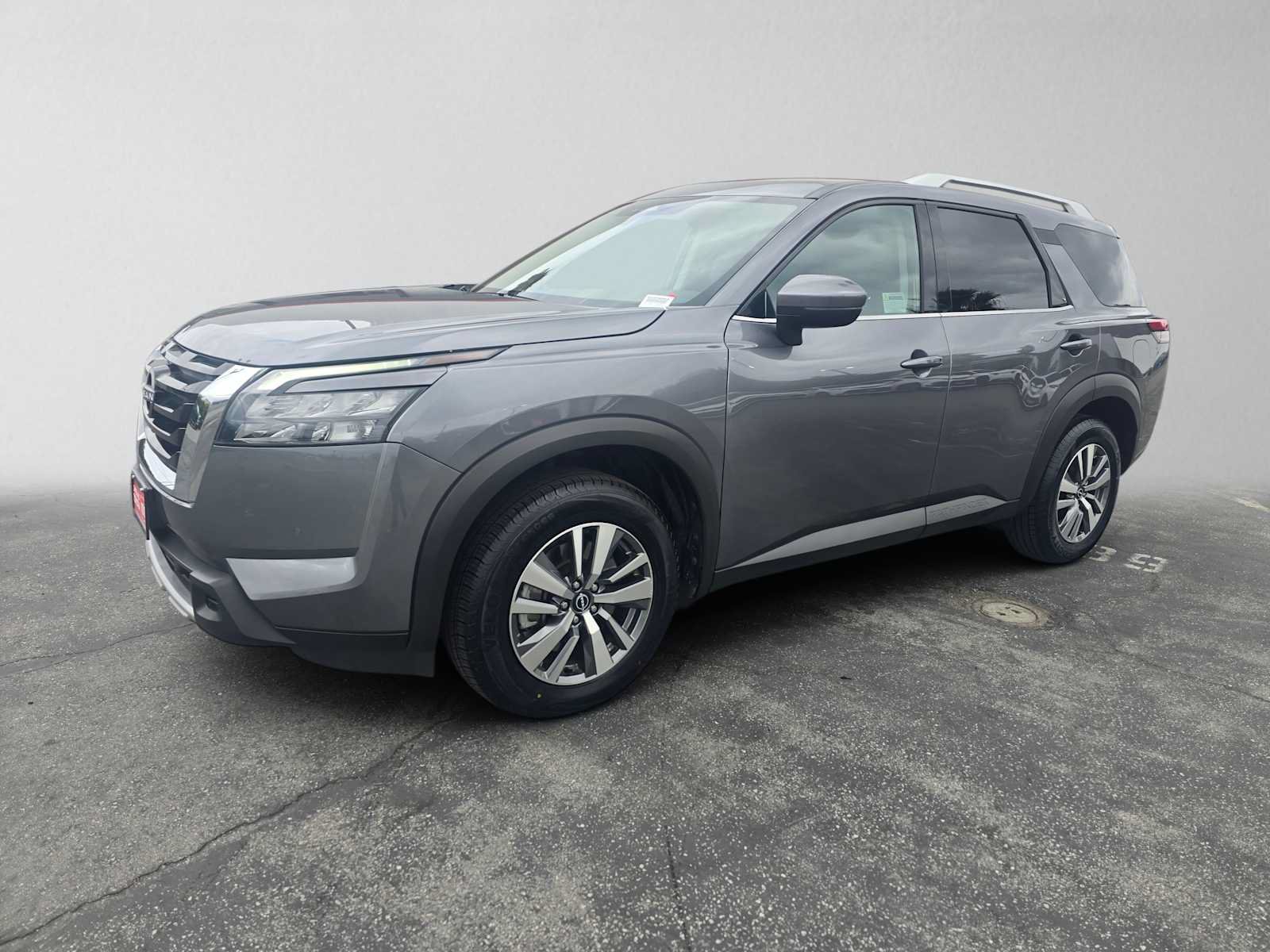 Used 2025 Nissan Pathfinder SL FWD image 7