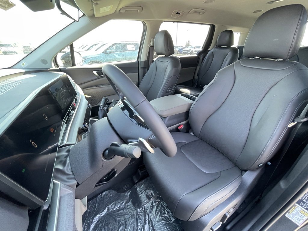 New 2026 Kia Carnival EX image 21