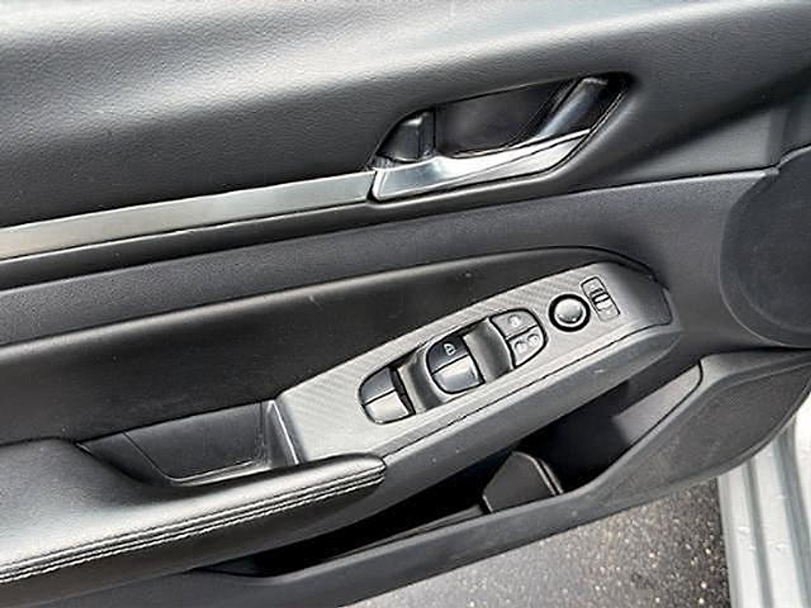 Used 2022 Nissan Altima 2.5 SV FWD image 11