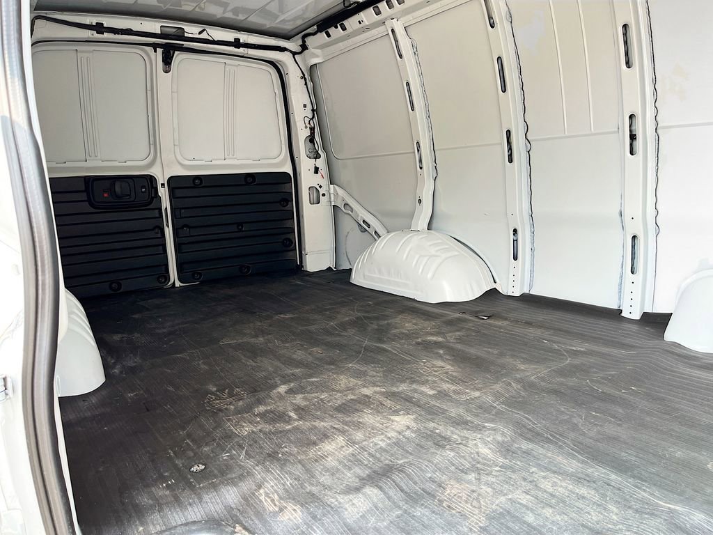 Used 2023 GMC Savana 3500 Extended w/ Driver Convenience Package image 22