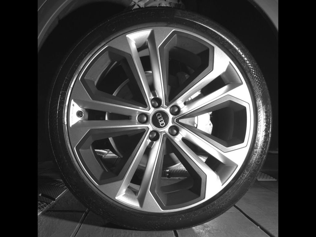 Used 2023 Audi Q5 2.0T Prestige w/ Prestige Package AWD/4WD image 9