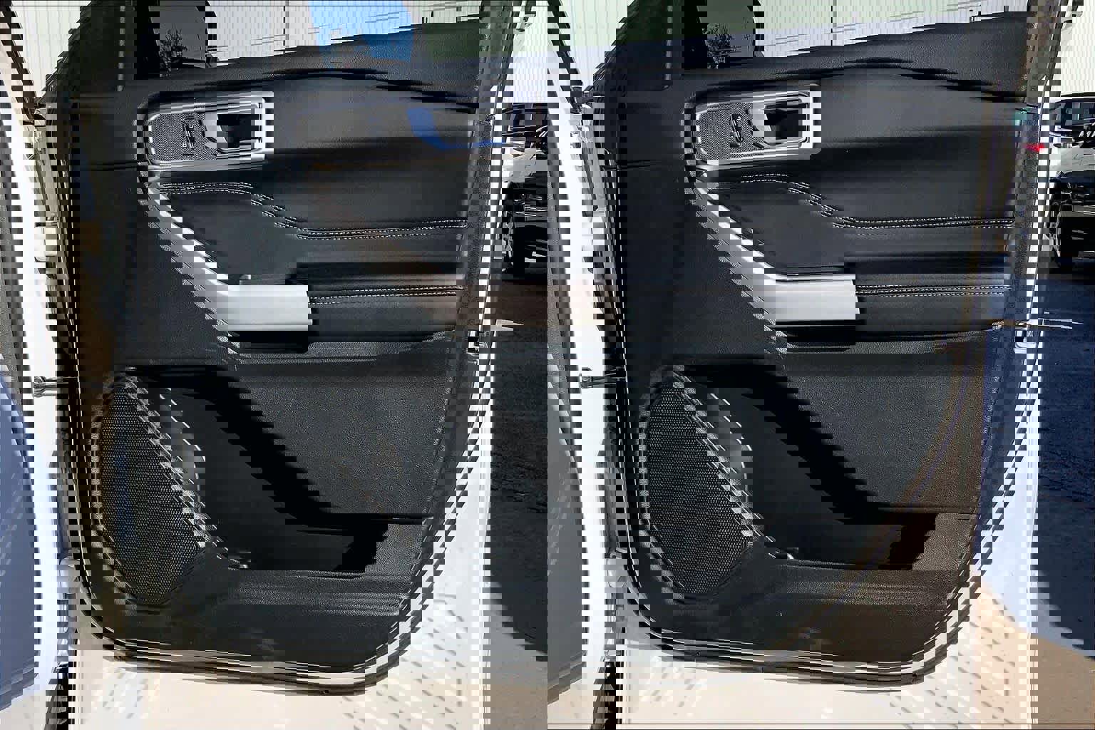 Used 2023 Ford Explorer XLT w/ Equipment Group 202A image 19