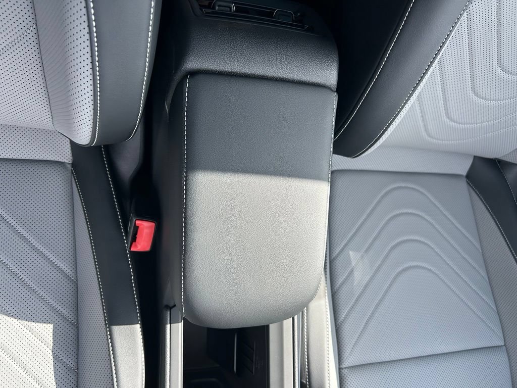New 2026 Volkswagen Tiguan SE R-Line FWD image 33