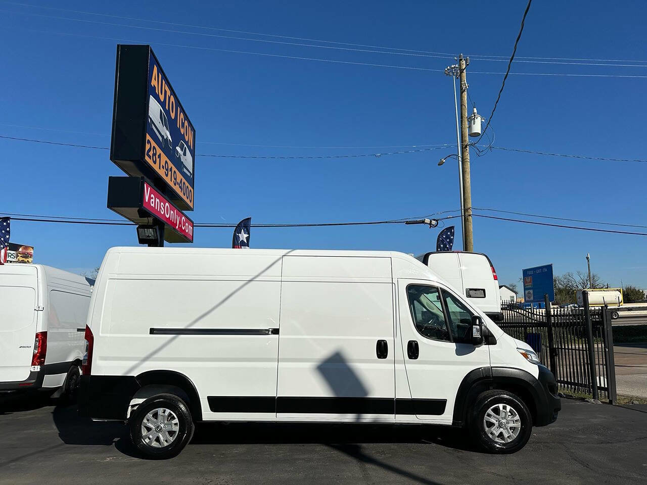Used 2024 RAM ProMaster 2500 w/ Quick Order Package 22G SLT image 3