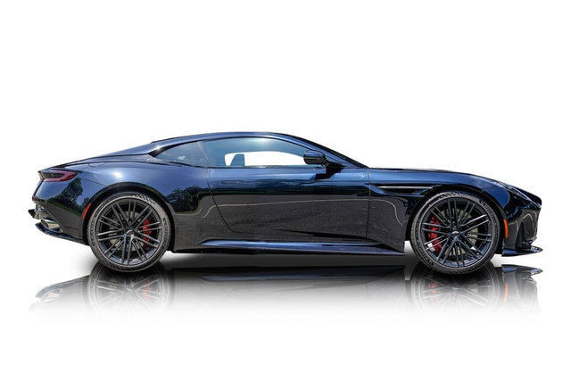 Used 2024 Aston Martin DB12 Coupe RWD image 2