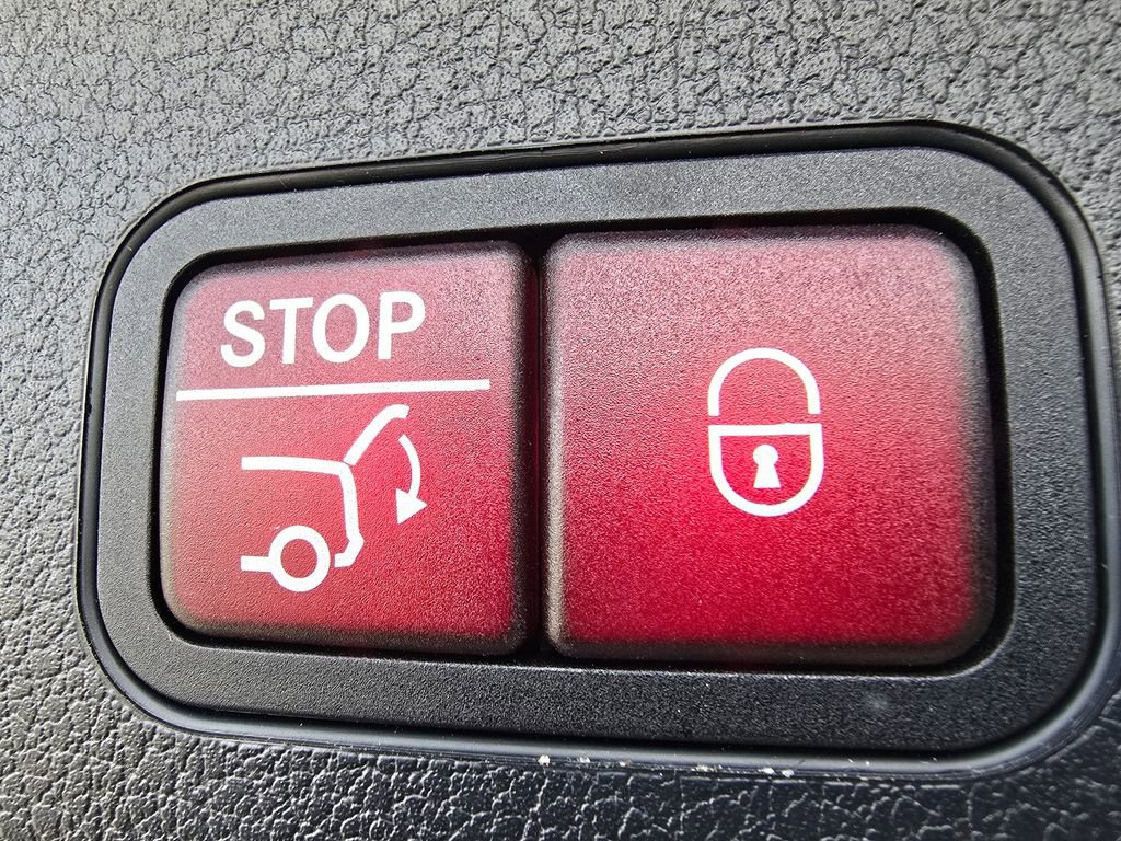 Used 2024 Mercedes-Benz GLB 250 GLB 250 image 19