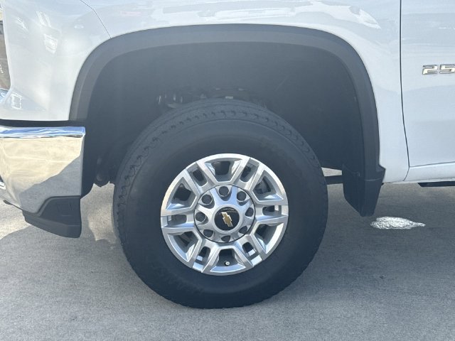 Used 2024 Chevrolet Silverado 2500 LT w/ Z71 Off-Road Package AWD/4WD image 34