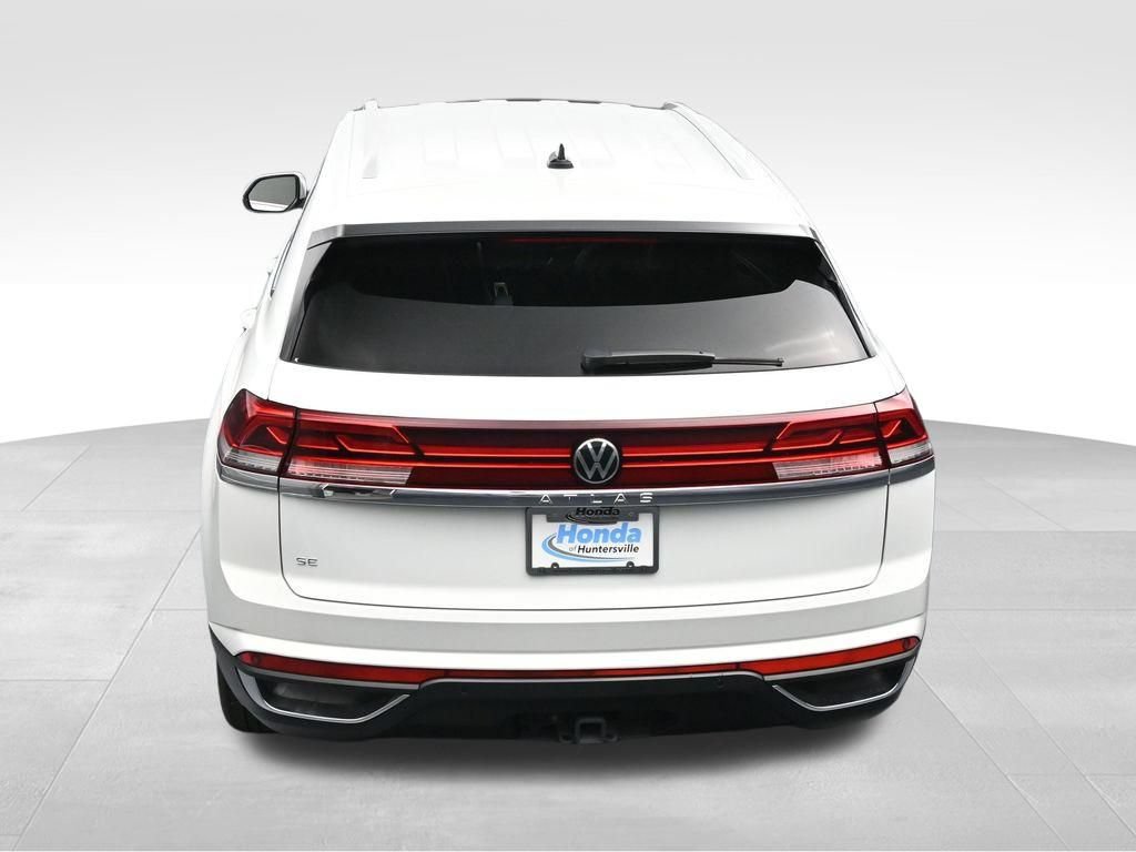 Used 2025 Volkswagen Atlas Cross Sport SE FWD image 32