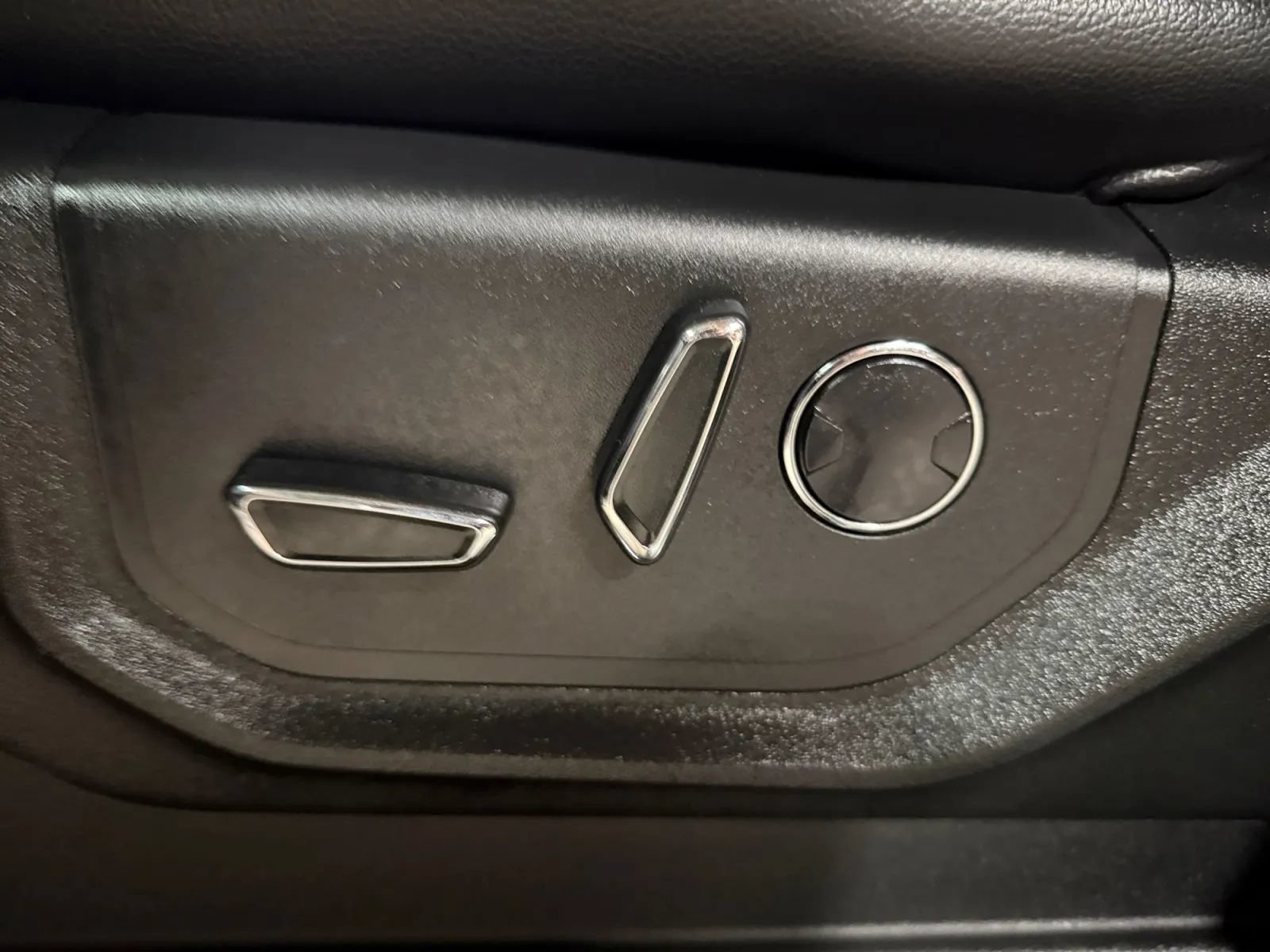 Used 2018 Ford Expedition XLT AWD/4WD image 17