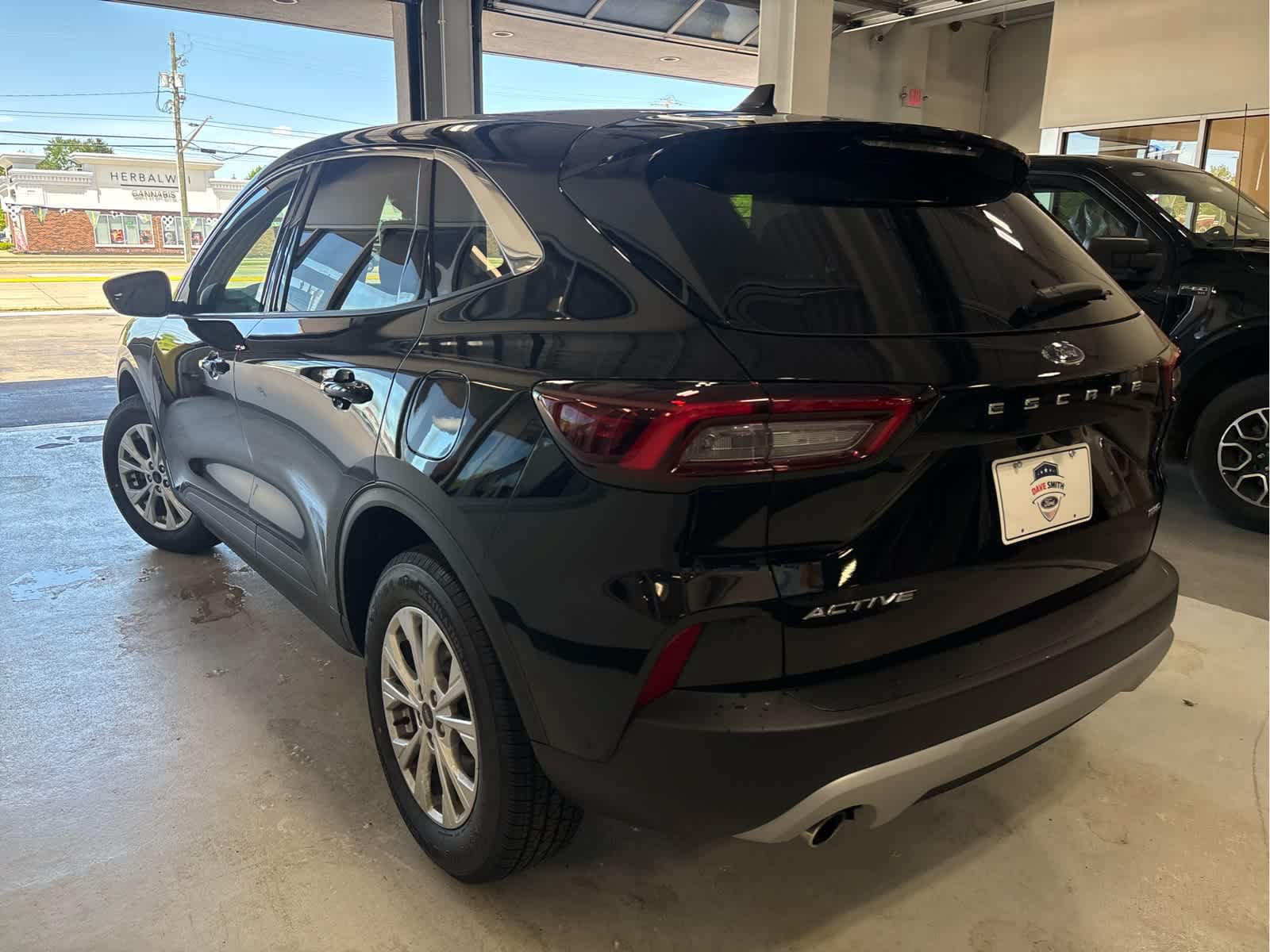 Certified 2023 Ford Escape Active AWD/4WD image 10