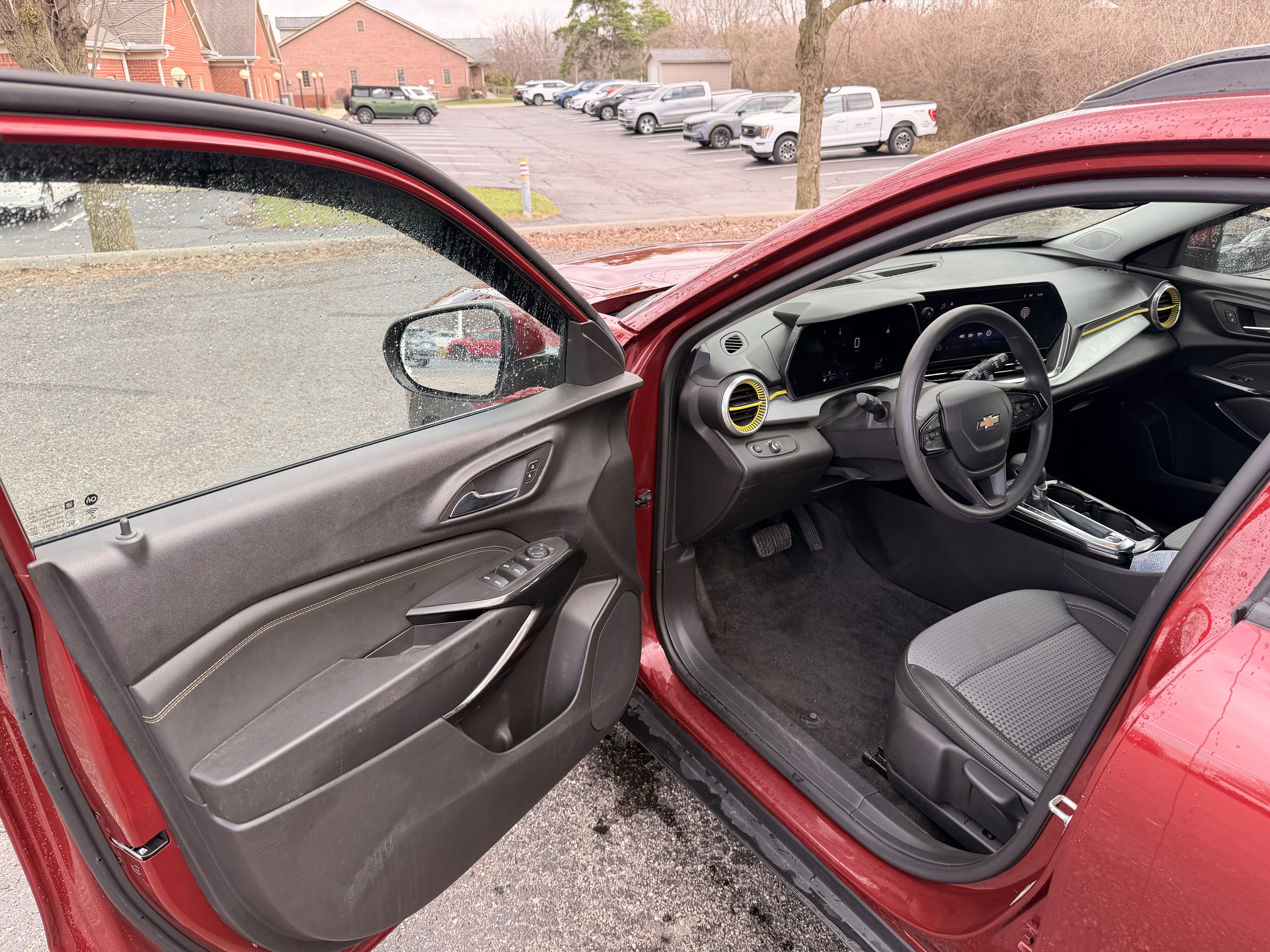 Used 2024 Chevrolet Trax LT image 10