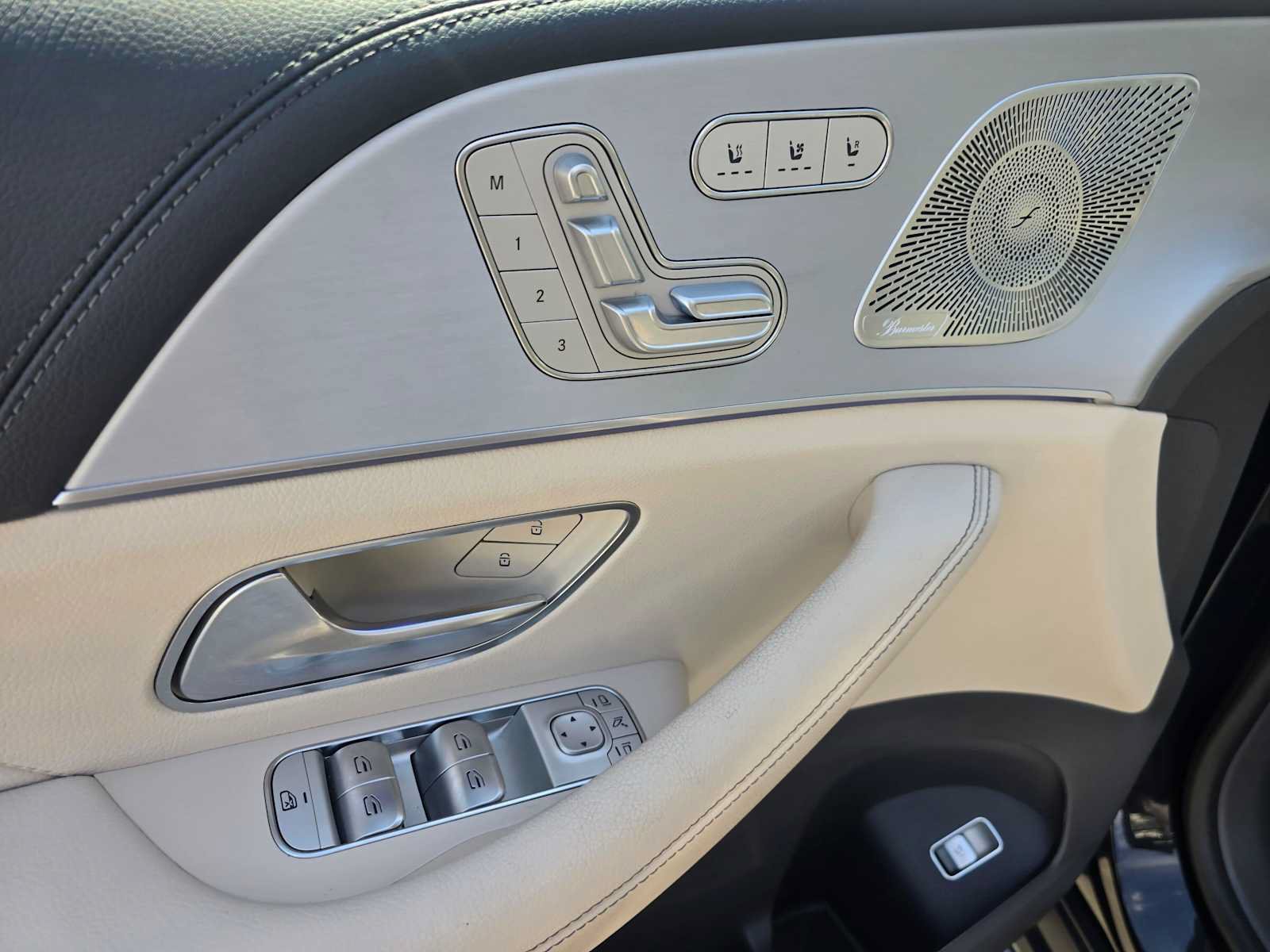 Used 2020 Mercedes-Benz GLS 450 4MATIC image 23