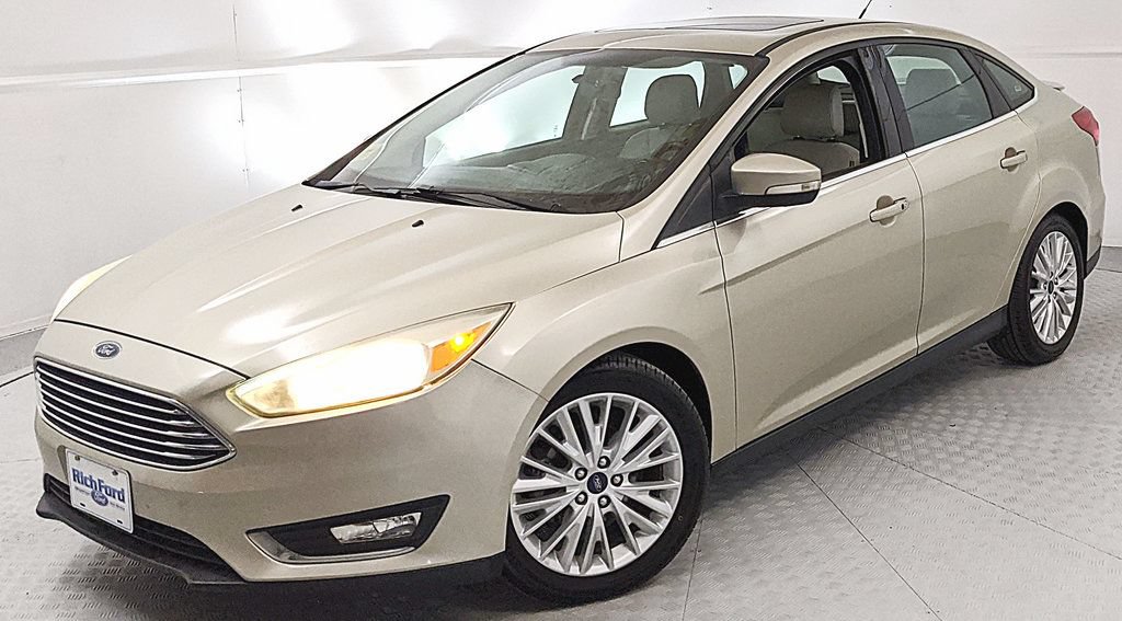 Used 2017 Ford Focus Titanium FWD image 6