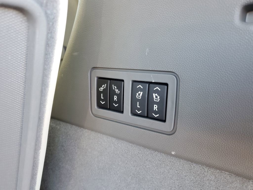 Certified 2024 Cadillac XT6 Premium Luxury w/ Technology Package image 31