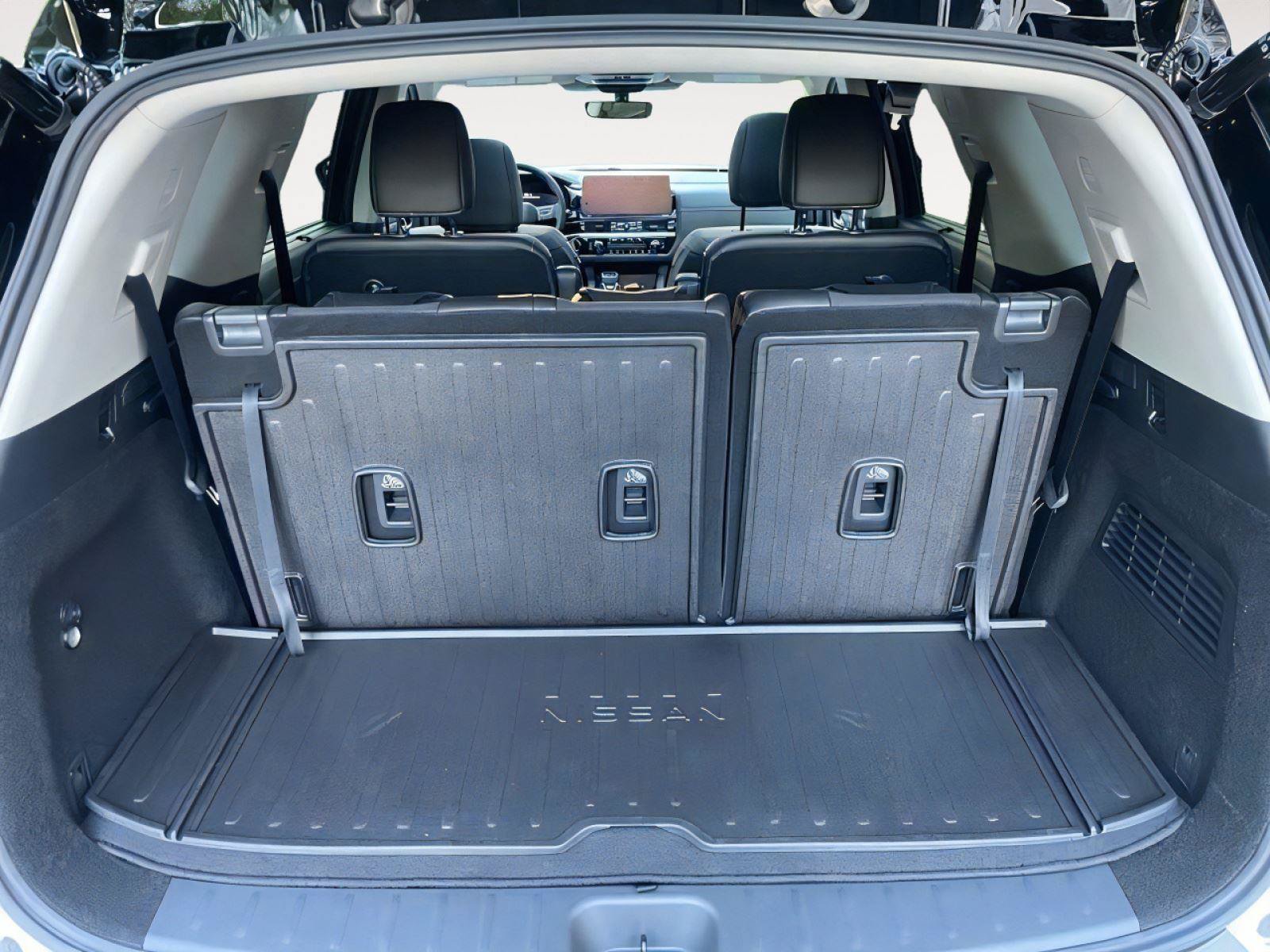 New 2026 Nissan Pathfinder Platinum AWD/4WD image 17
