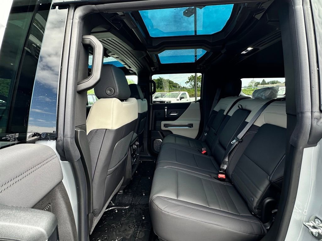 New 2026 GMC Hummer EV SUV w/ LPO, Sport Package AWD/4WD image 19