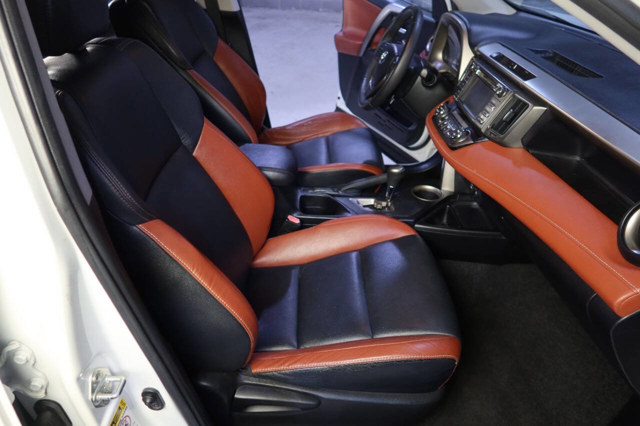 Used 2014 Toyota RAV4 Limited image 13