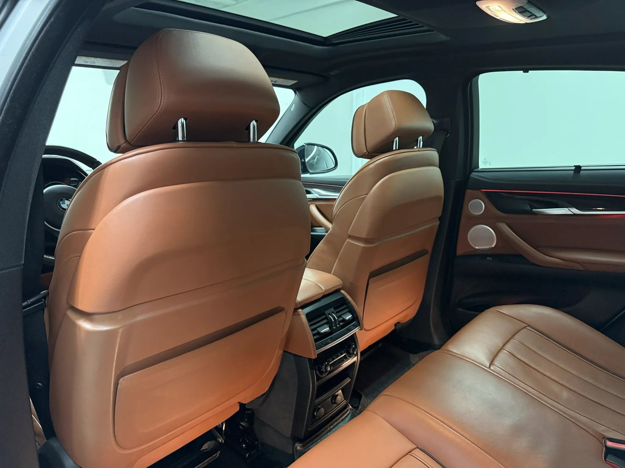 Used 2019 BMW X6 xDrive50i w/ M Sport Package image 13