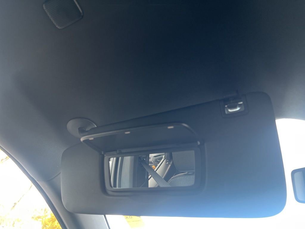 Used 2025 Chevrolet Colorado W/T image 24