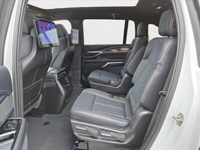 New 2025 Cadillac Escalade IQ Sport 1 w/ Smart Trailering package image 17