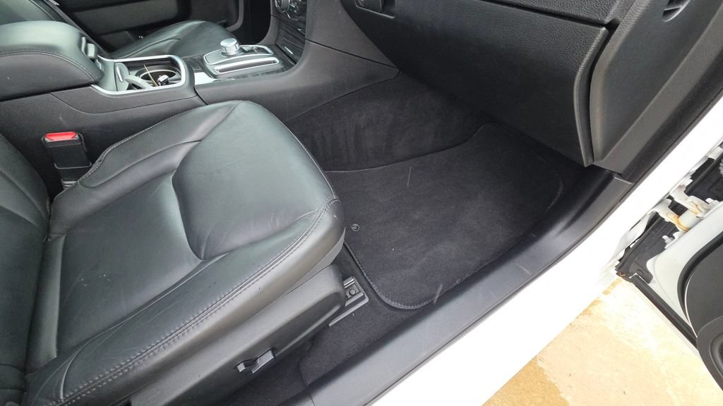 Used 2019 Chrysler 300 Touring w/ Quick Order Package 2EF RWD image 13