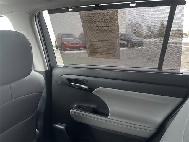 Used 2022 Toyota Highlander XLE image 30