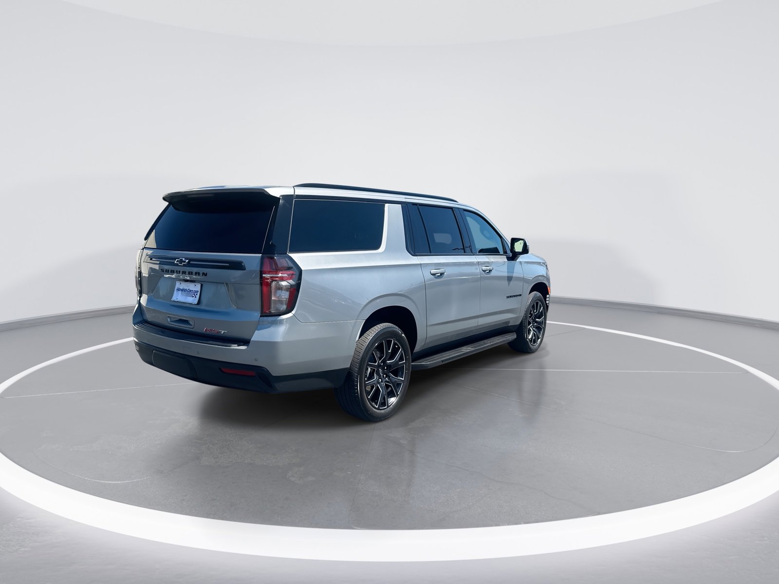 Used 2024 Chevrolet Suburban RST w/ Luxury Package AWD/4WD image 9