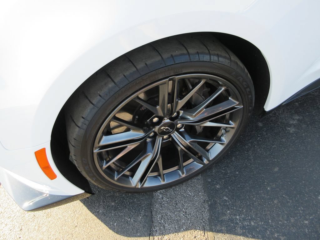 Certified 2022 Chevrolet Camaro ZL1 RWD image 13
