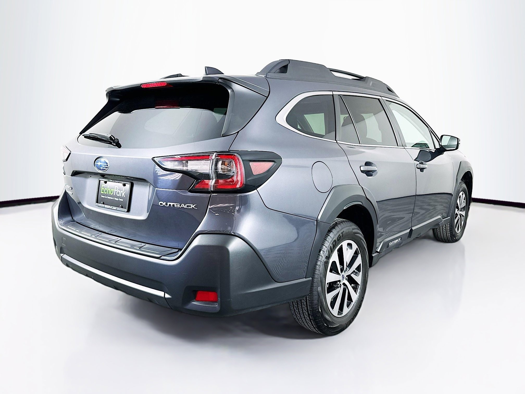 Used 2025 Subaru Outback Premium image 9