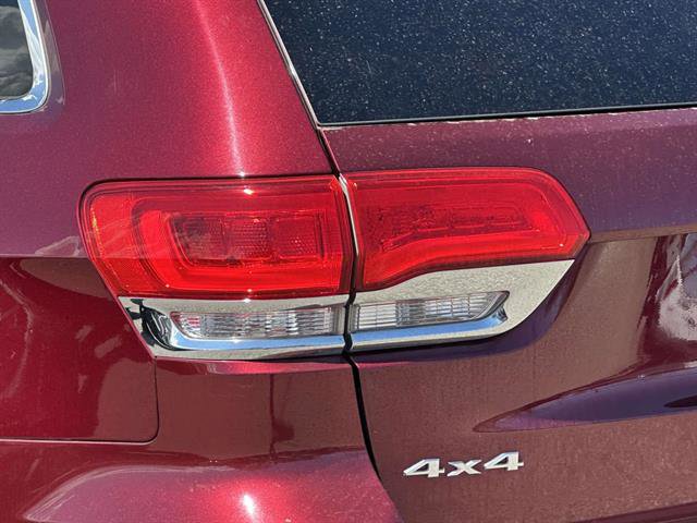 Used 2017 Jeep Grand Cherokee Limited AWD/4WD image 9