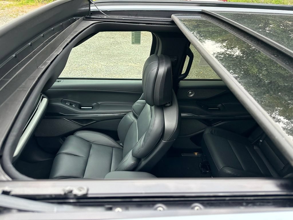 New 2027 Lincoln Navigator Reserve w/ Jet Appearance Package AWD/4WD image 6