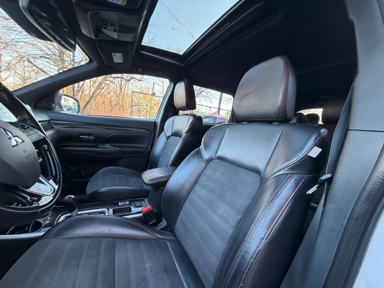 Used 2020 Mitsubishi Outlander LE FWD image 22