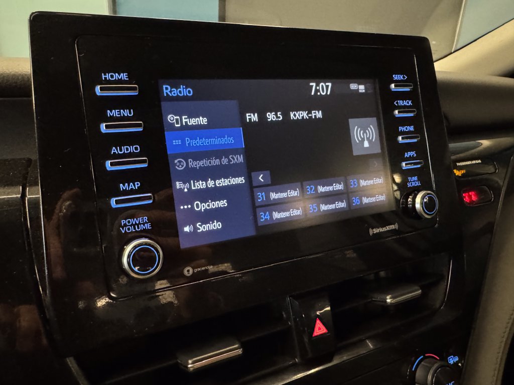 Used 2023 Toyota Camry SE FWD image 13