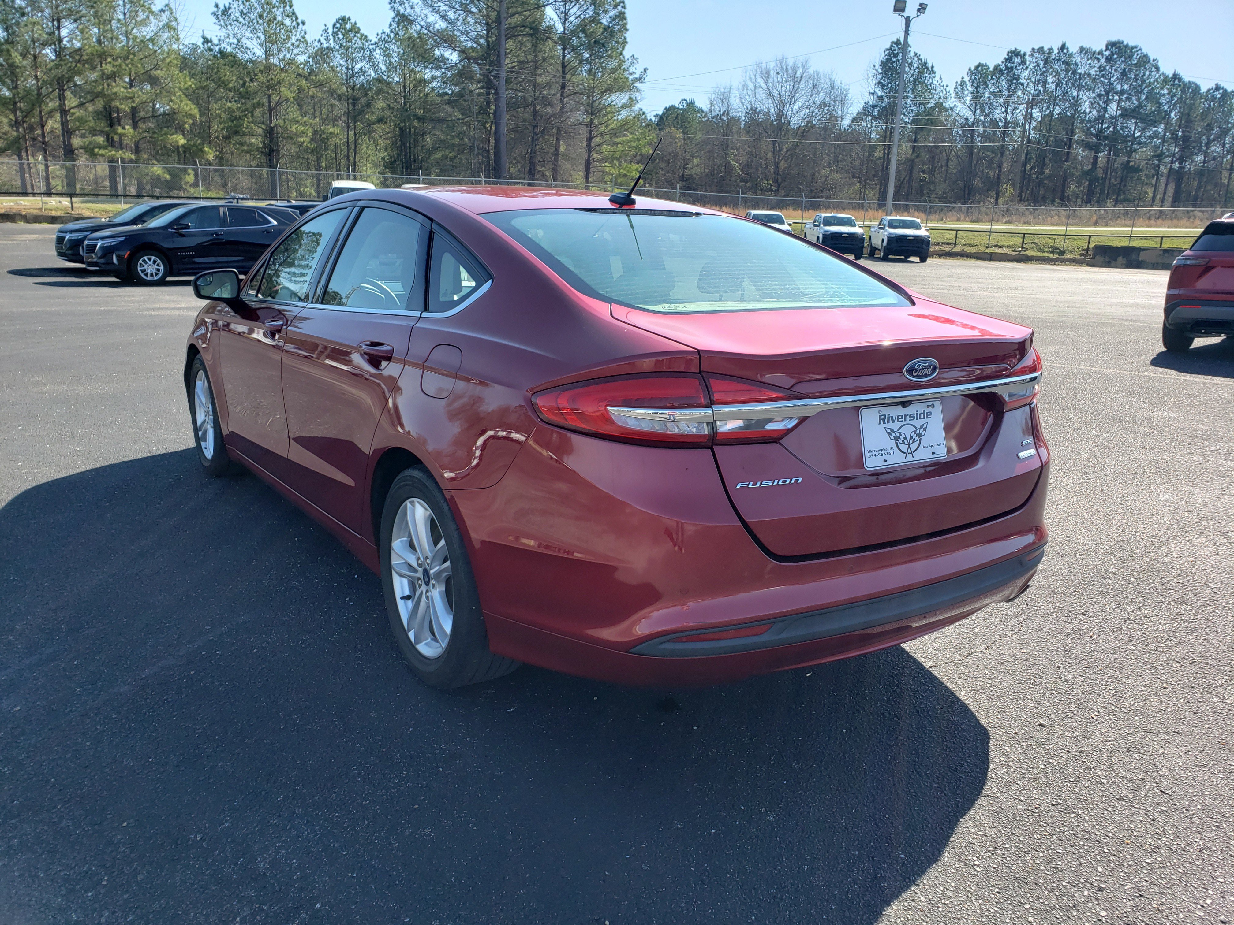 Used 2018 Ford Fusion SE w/ Fusion SE Technology Package image 4