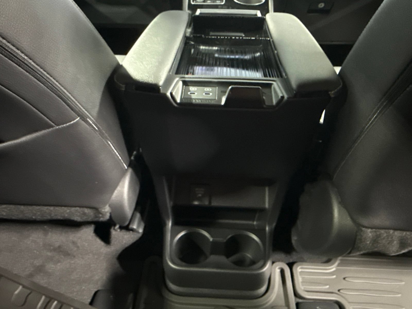 New 2026 Toyota Sienna XLE Woodland Edition AWD/4WD image 17