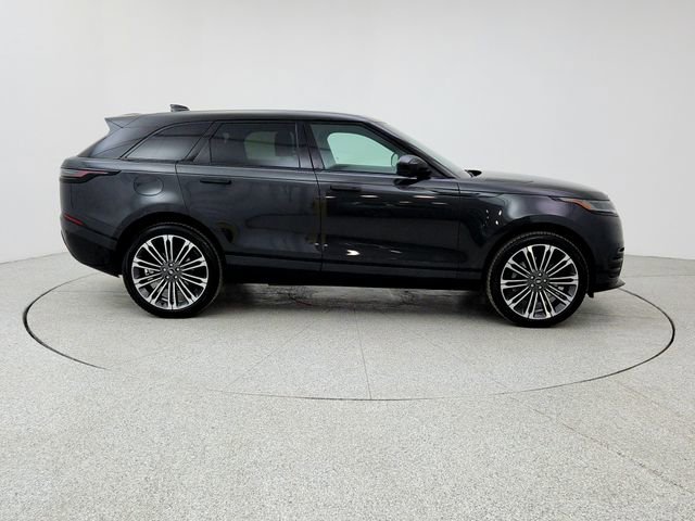 Certified 2025 Land Rover Range Rover Velar Dynamic SE image 4
