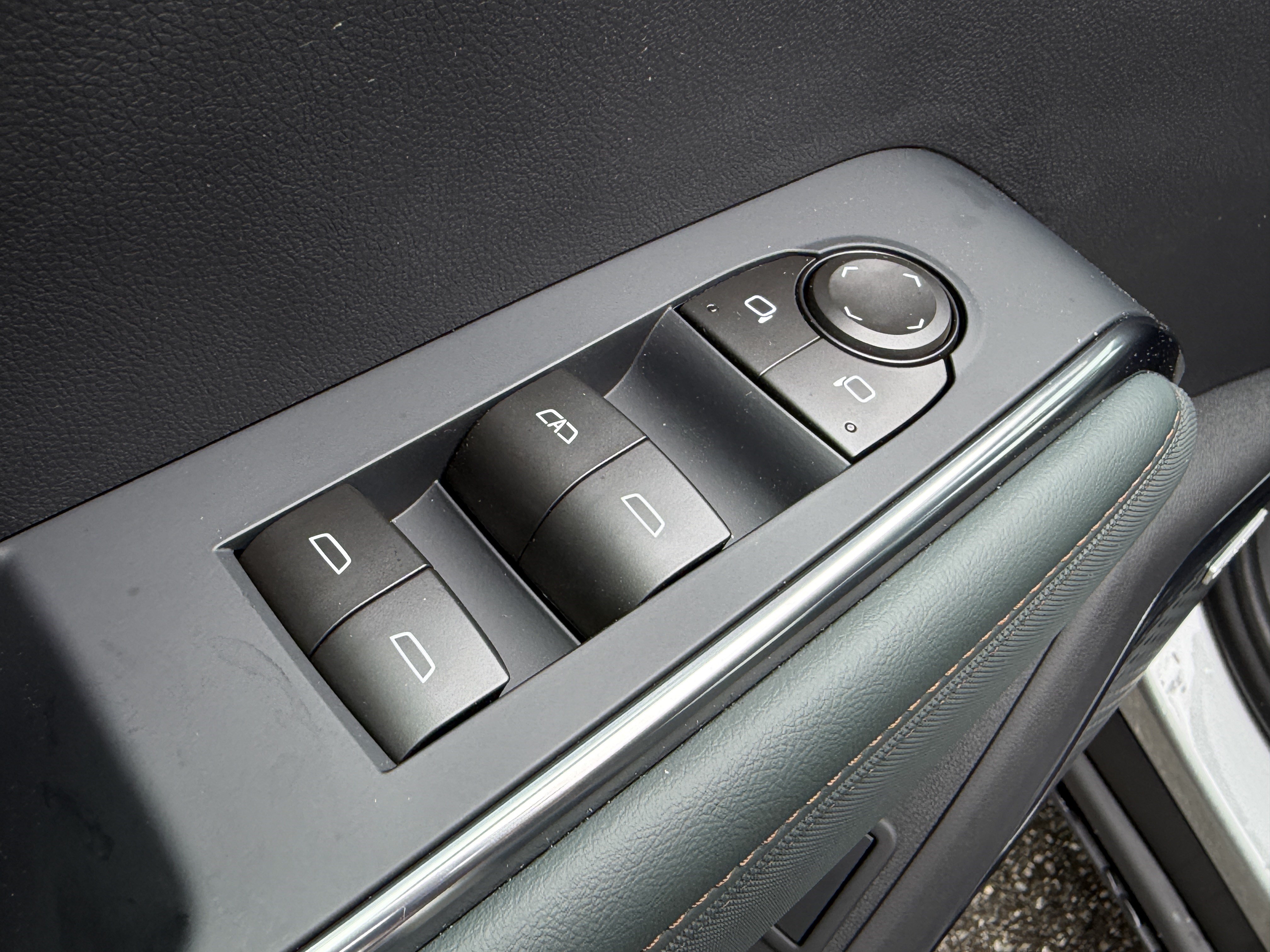 New 2026 GMC Acadia AT4 AWD/4WD image 12