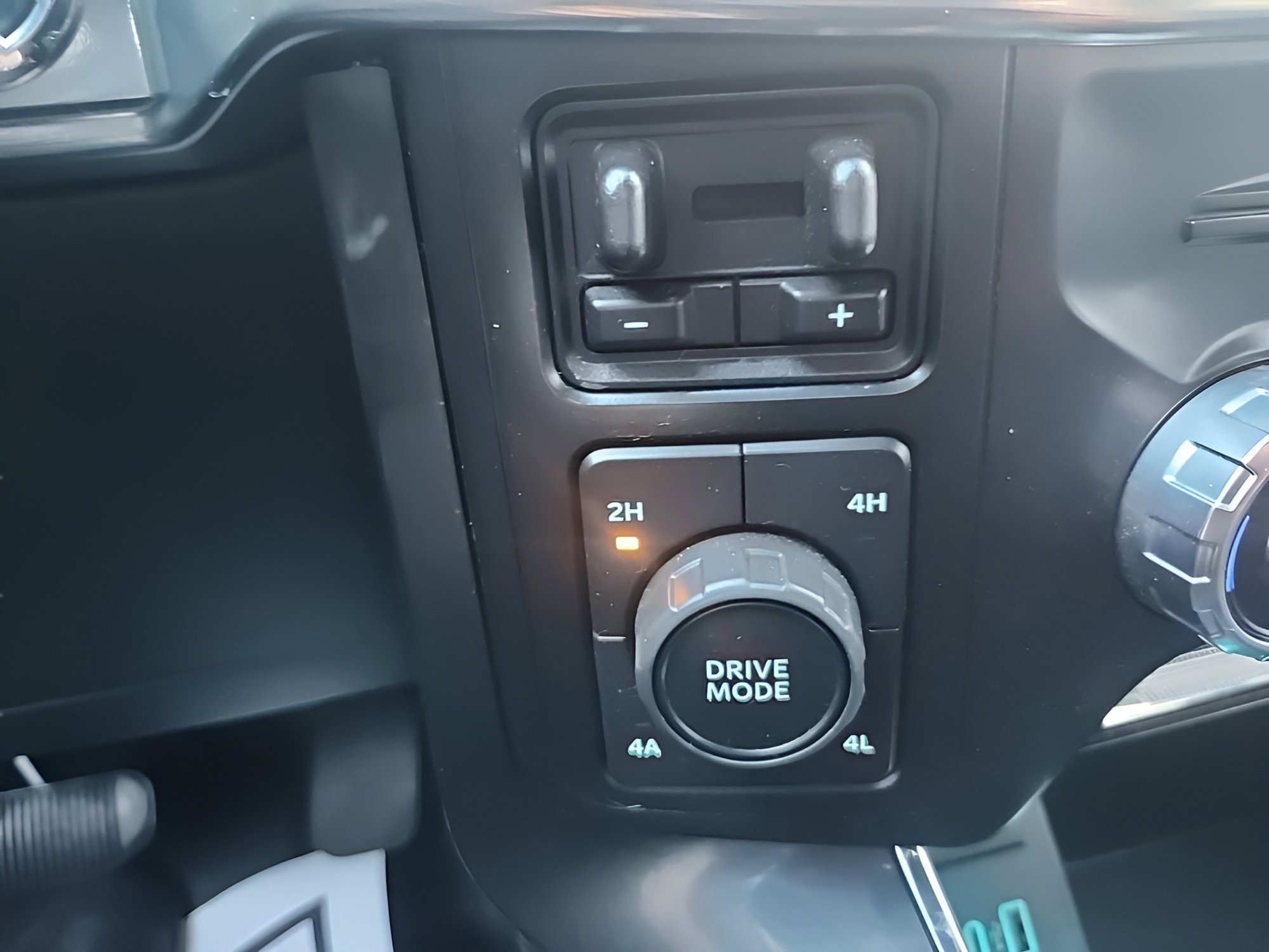 Certified 2021 Ford F150 Lariat w/ Equipment Group 502A High image 19