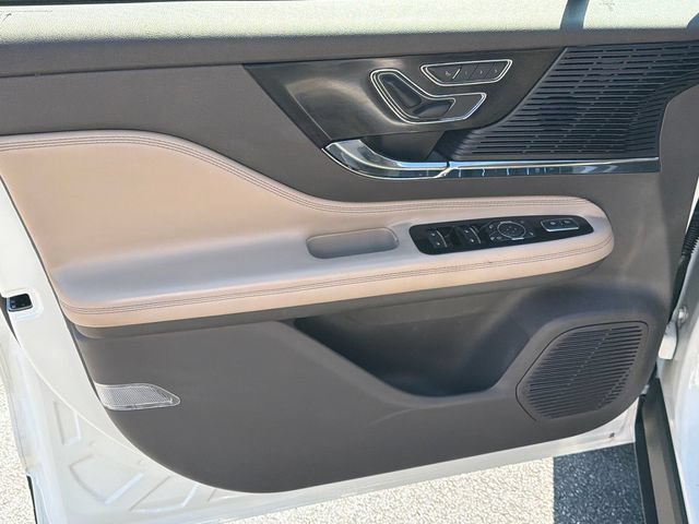 Used 2022 Lincoln Corsair FWD image 11